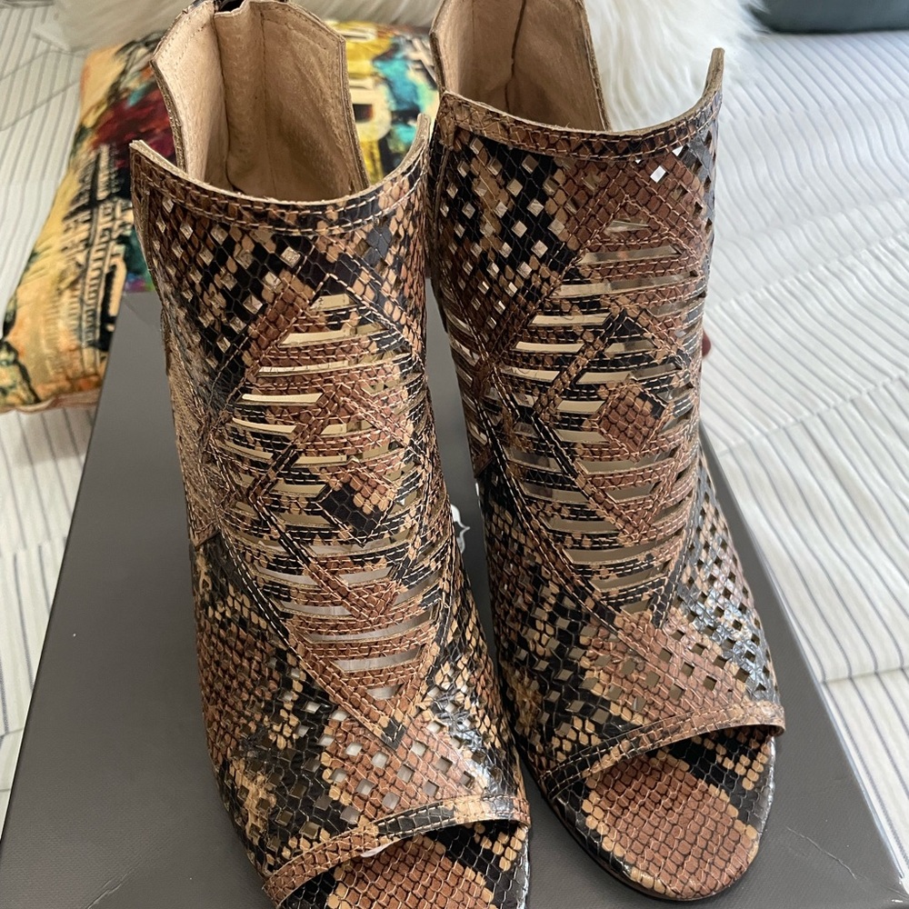 Shoes - Picture 3 of 3
